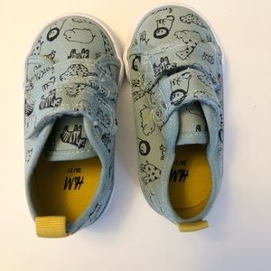 H and M casual baby shoes (20/21)
